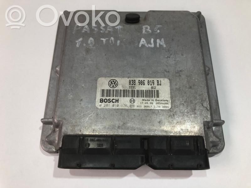 Volkswagen PASSAT B5.5 Engine control unit/module ECU 