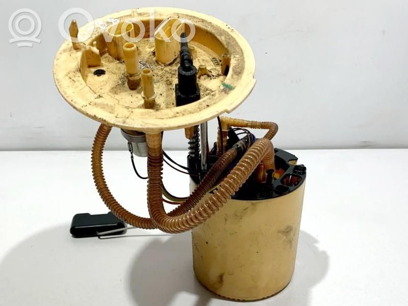 Bomba interna de combustible   8K0919050Q