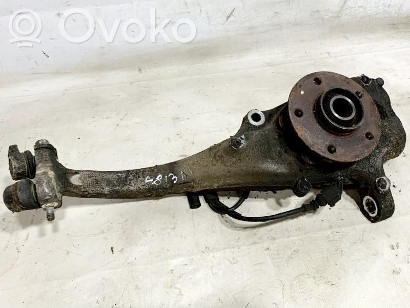 Zwrotnica koła przedniego   8K0407257AA