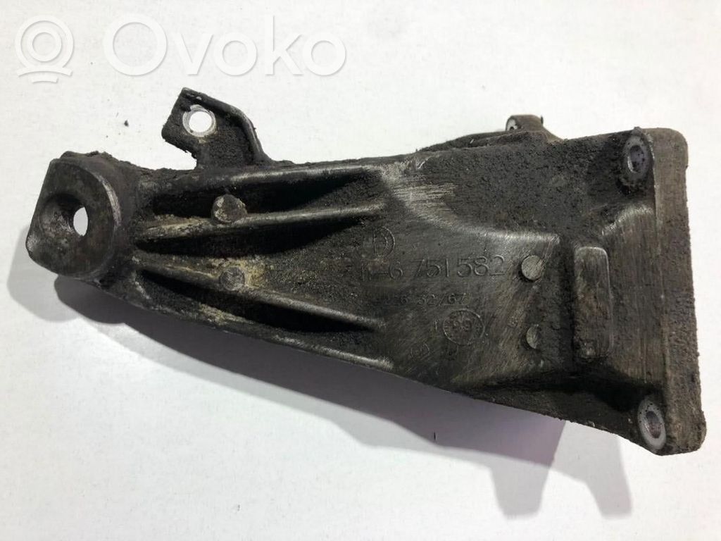 Engine mounting bracket   6751582