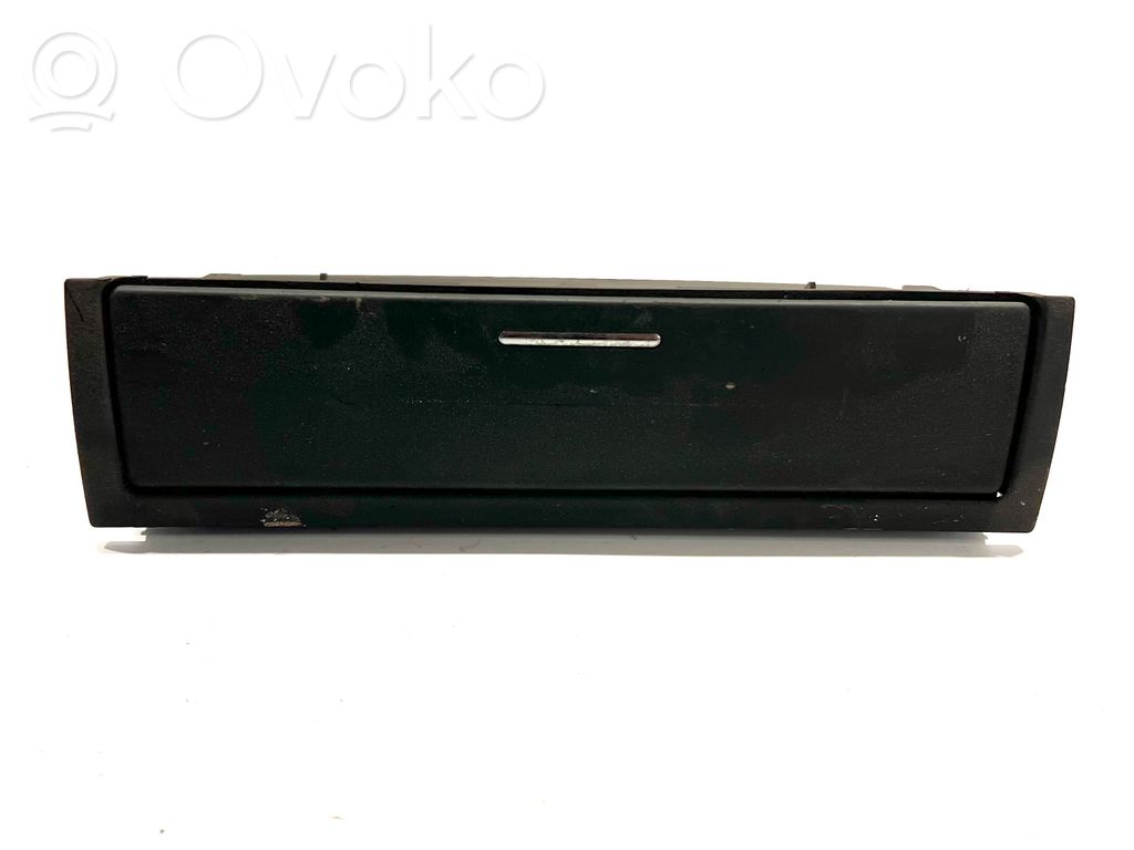 BMW 3 E46 Daiktadėžė centrinės konsolės 