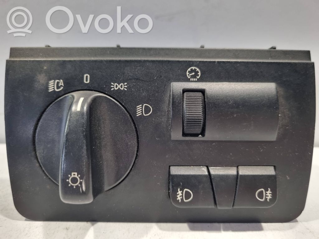 Light switch   6909775,037045061,151147