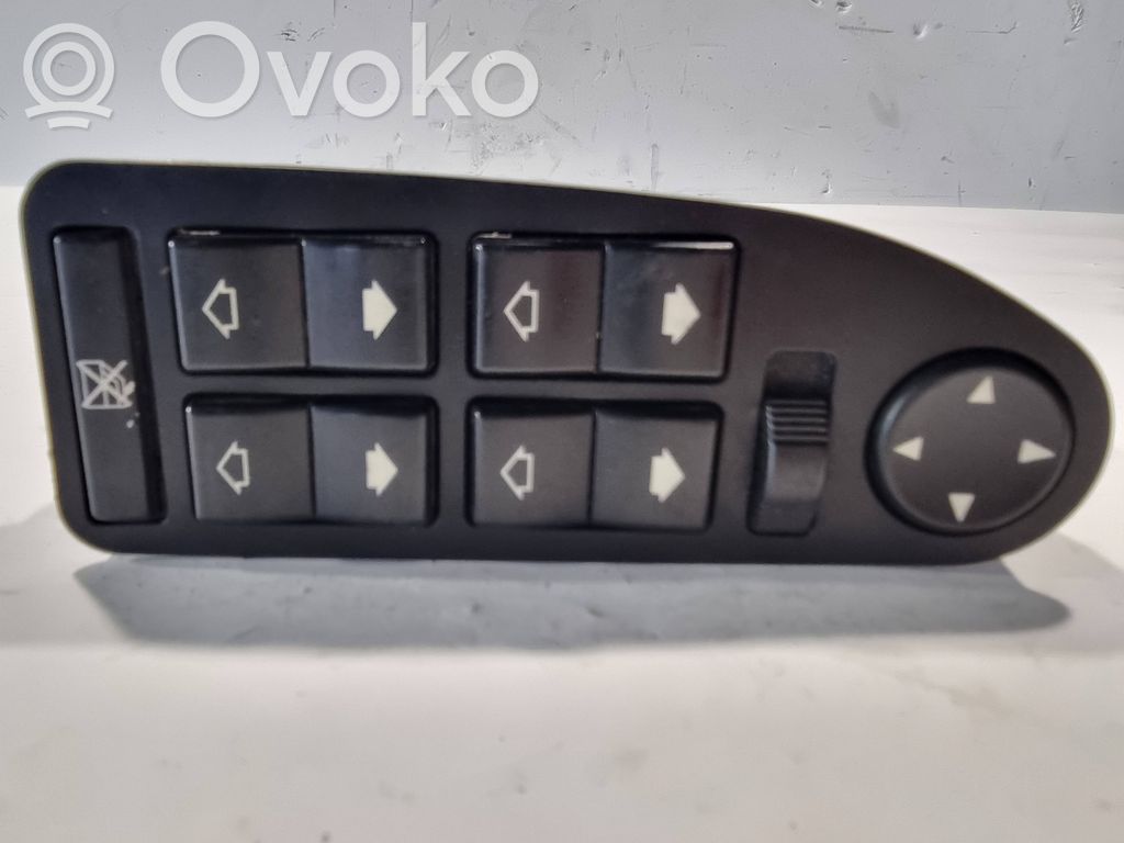 Quarter vent window switch   6904306,867626
