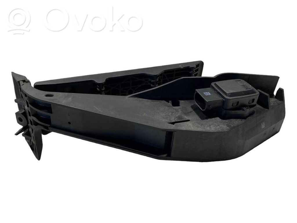 Accelerator throttle pedal   6786286,25916010,2804091