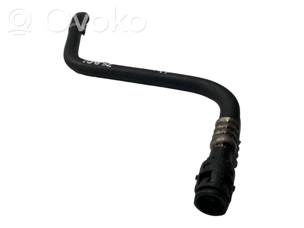 Power steering hose/pipe/line   6770430