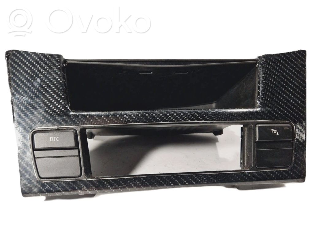 BMW 5 E60 E61 Mantu nodalījums centrālā konsole 