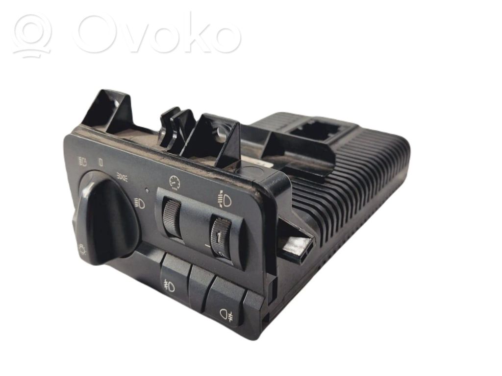 Light switch   6919830,0034985,037239081