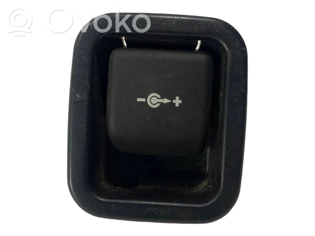 BMW X5 E70 12V Steckdose hinten 