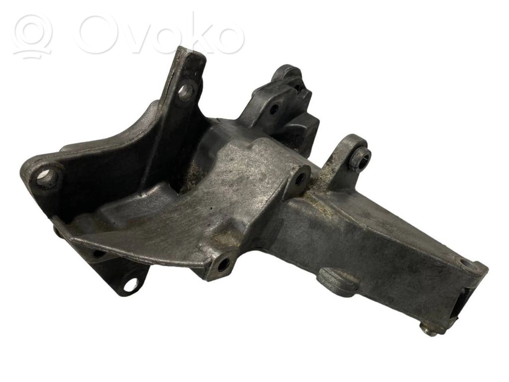 Engine mounting bracket   2245747,11162245747