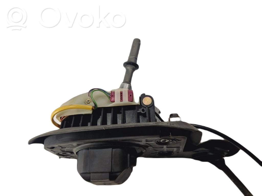 Gear shifter/selector   7522144