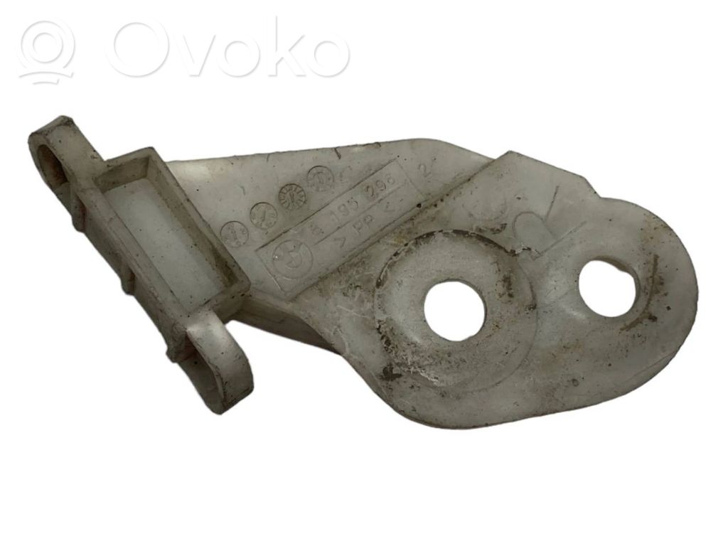 Front bumper mounting bracket   8195296