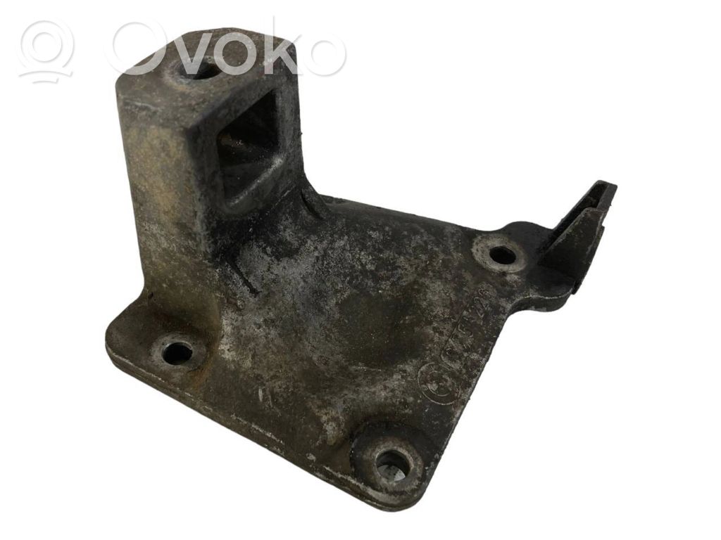 Engine mounting bracket   6751226