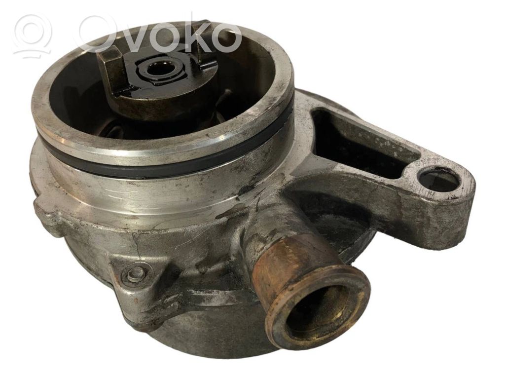 BMW 7 E65 E66 Vacuum pump 