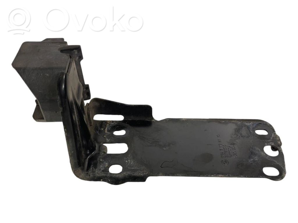 Fixation de radiateur   7117811,51647117811,7807184