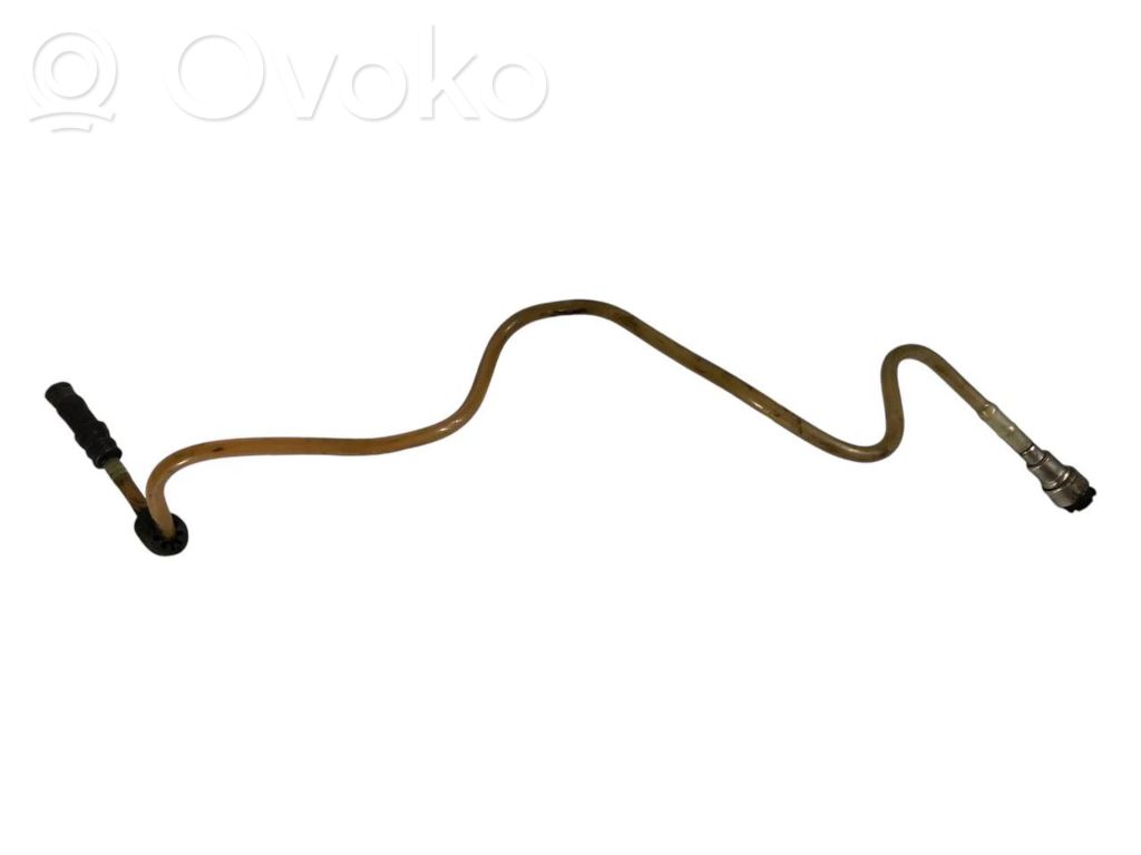 BMW 3 E46 Fuel line pipe 