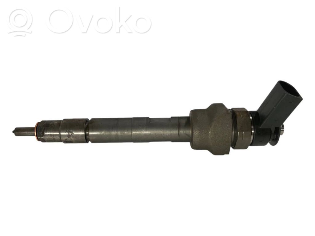 Fuel injector   7798446
