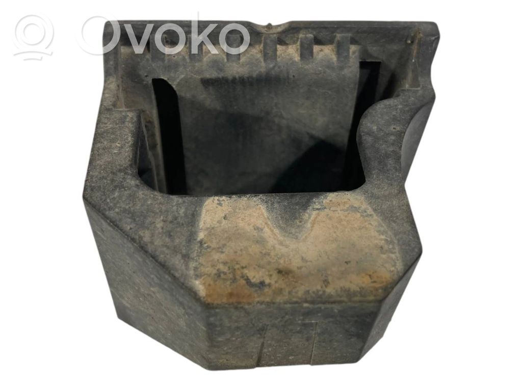 Radiator mount bracket   7526443,17117526443