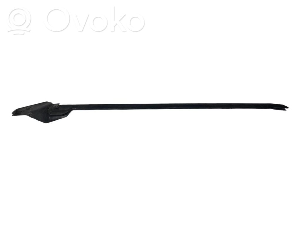 Rubber seal front coupe door window   7187084