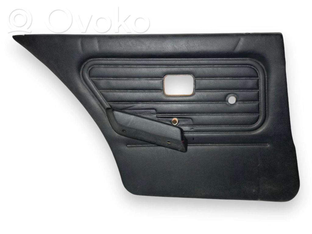 BMW 3 E30 Takaoven verhoilu 