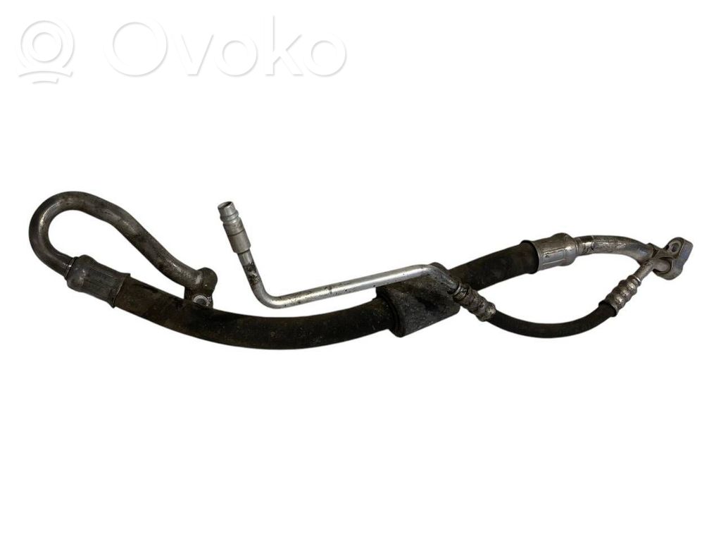 BMW 1 E81 E87 Ilmastointilaitteen putki (A/C) 