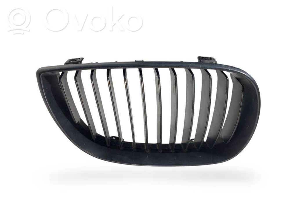 BMW 1 E81 E87 Front bumper upper radiator grill 