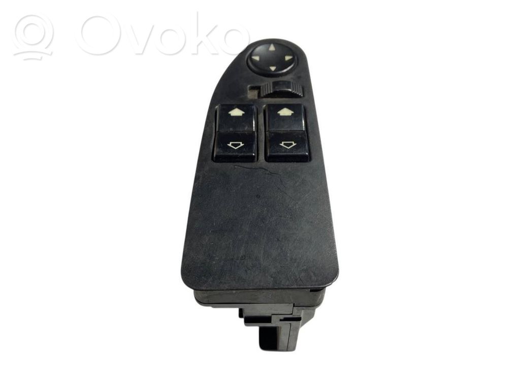 Electric window control switch   8368967