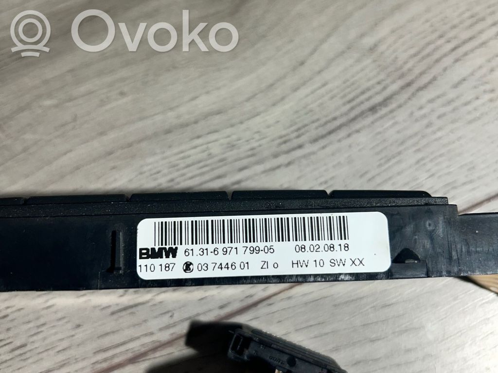 Sėdynių šildymo jungtukas   6971799,08020818,03744601