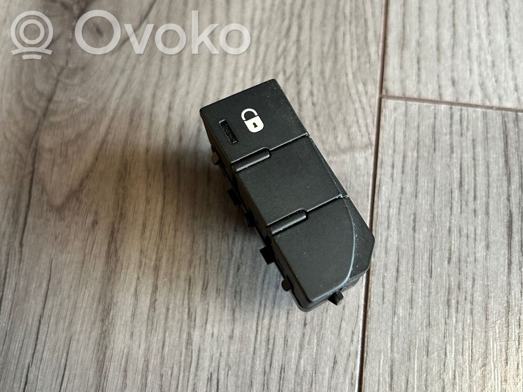 Citroen C5 Central locking switch button 
