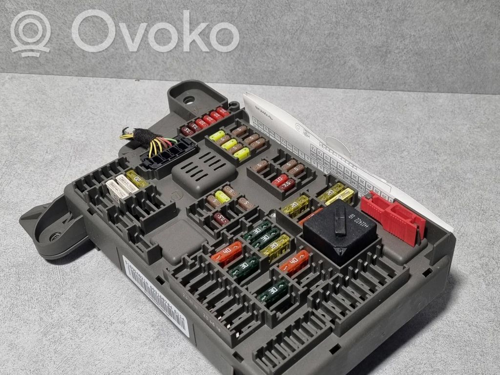 BMW X5 E70 Fuse module 