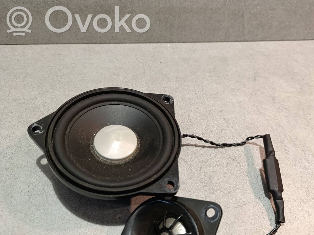 BMW 5 G30 G31 G38 Altavoz de la puerta delantera 