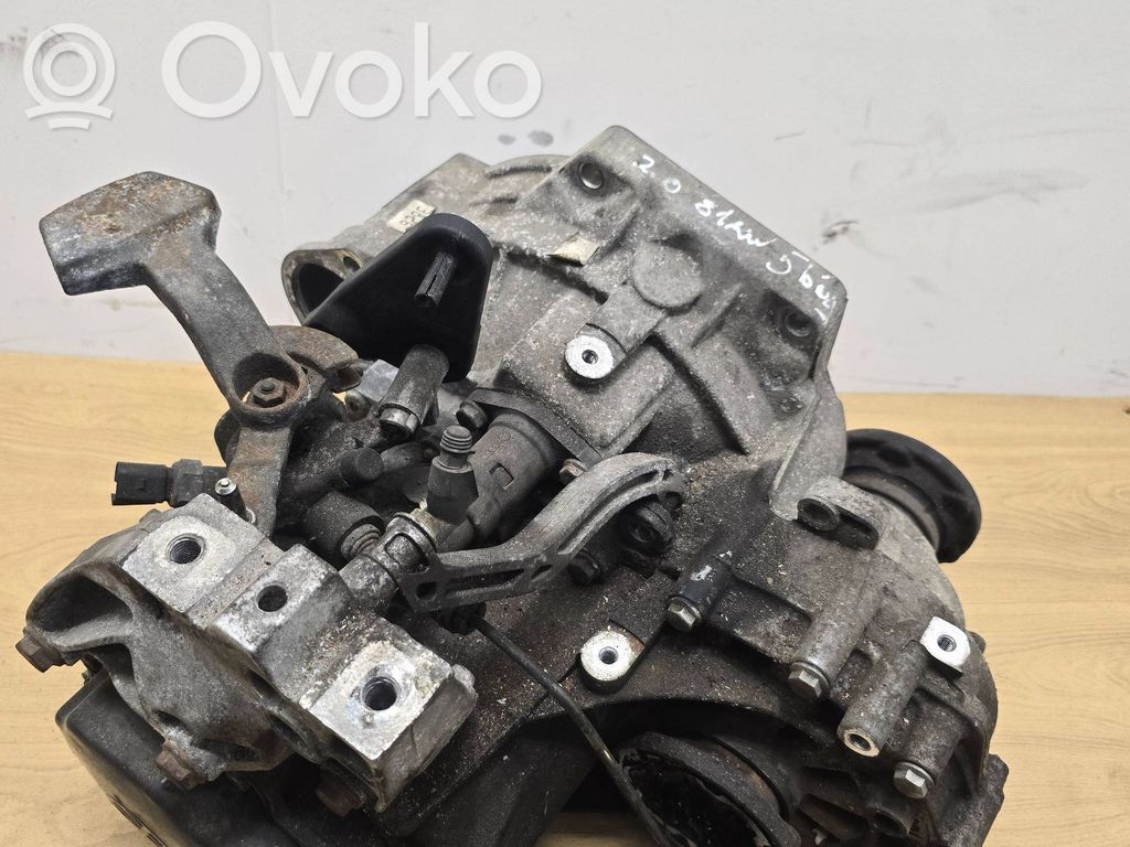 Volkswagen PASSAT B6 Mechaninė 5 pavarų dėžė 