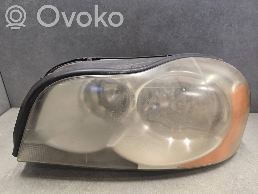 Volvo XC90 Lampa przednia 