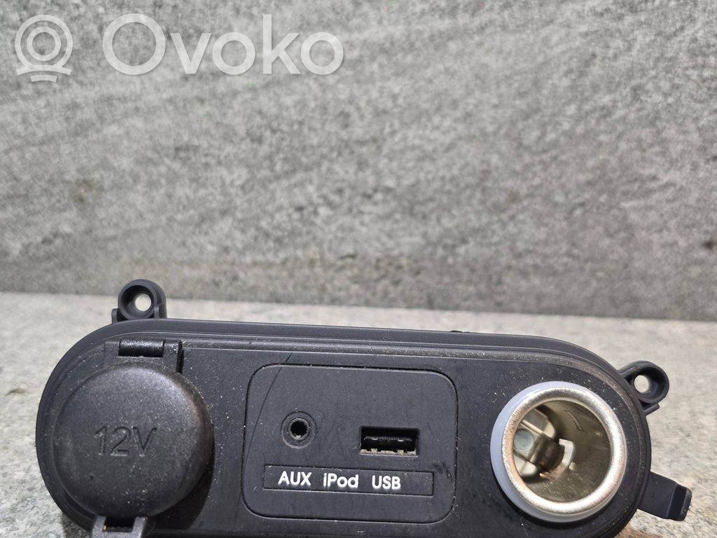 KIA Optima AUX in-socket connector 