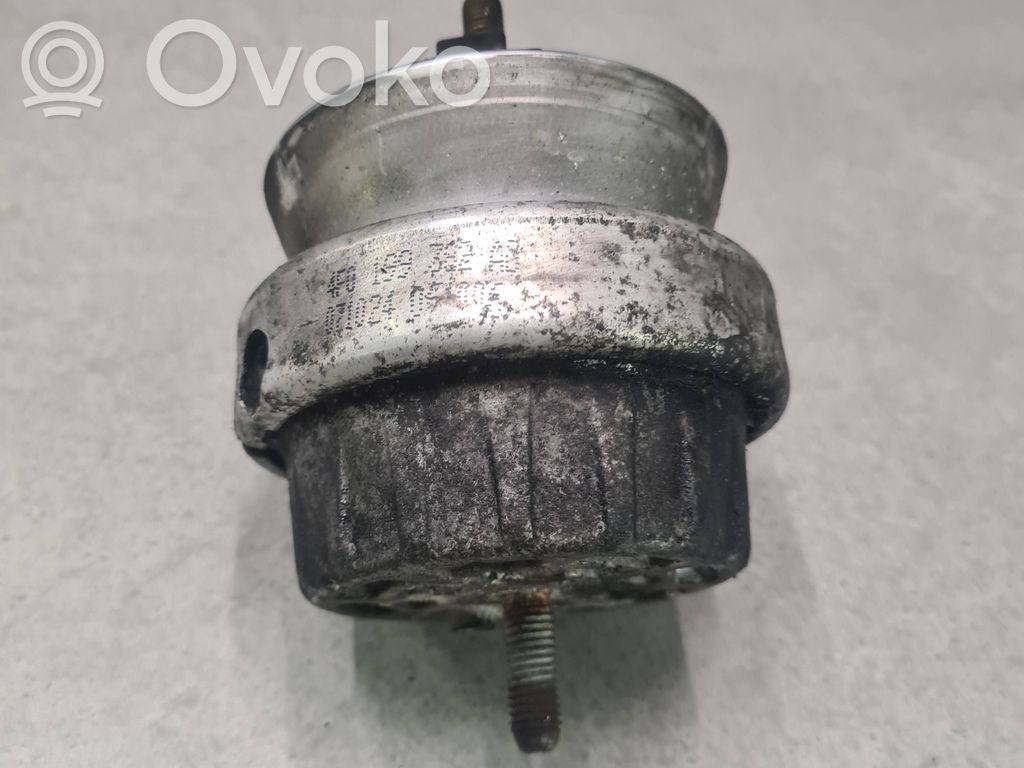 Audi A6 S6 C6 4F Engine mount bracket 