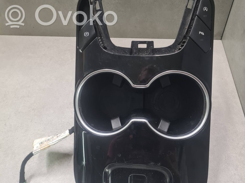 Ford Mondeo MK V Puodelių laikiklis (priekyje) 