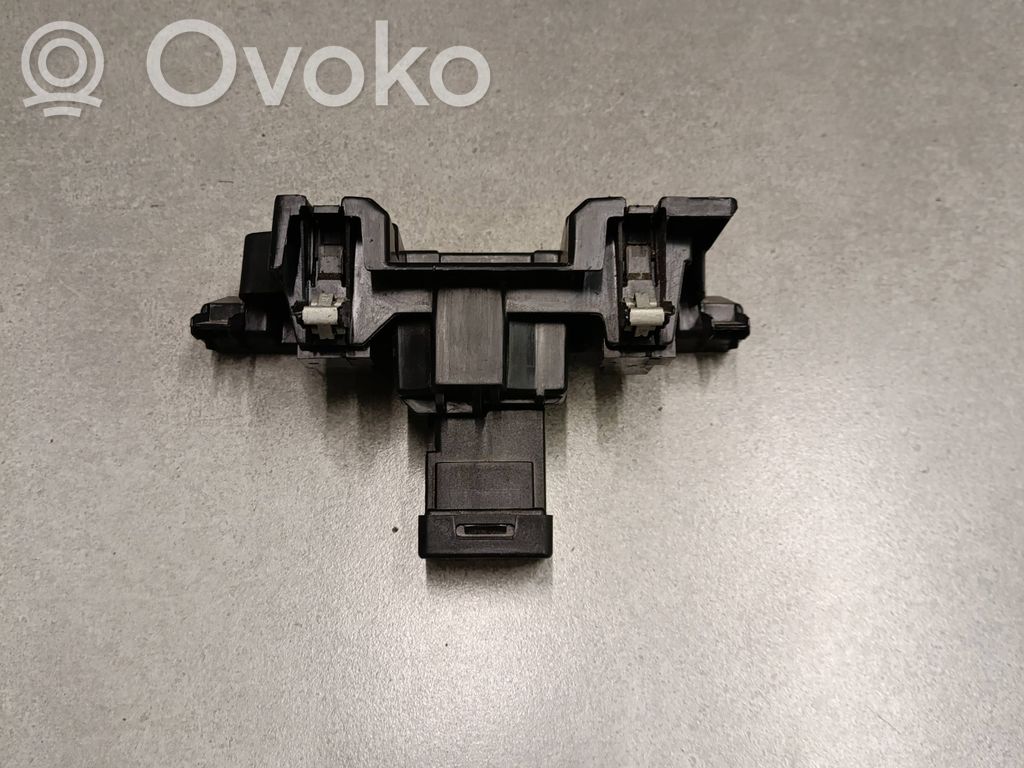 Peugeot 508 RXH Seat heating switch 