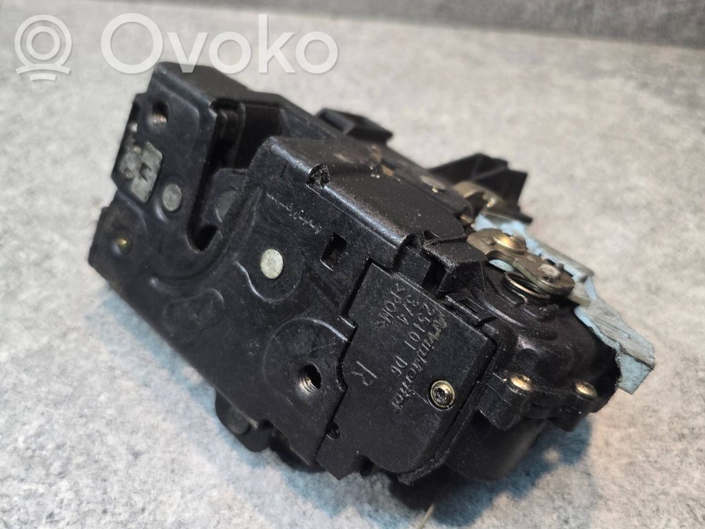 Volkswagen Golf V Priekinė durų spyna 