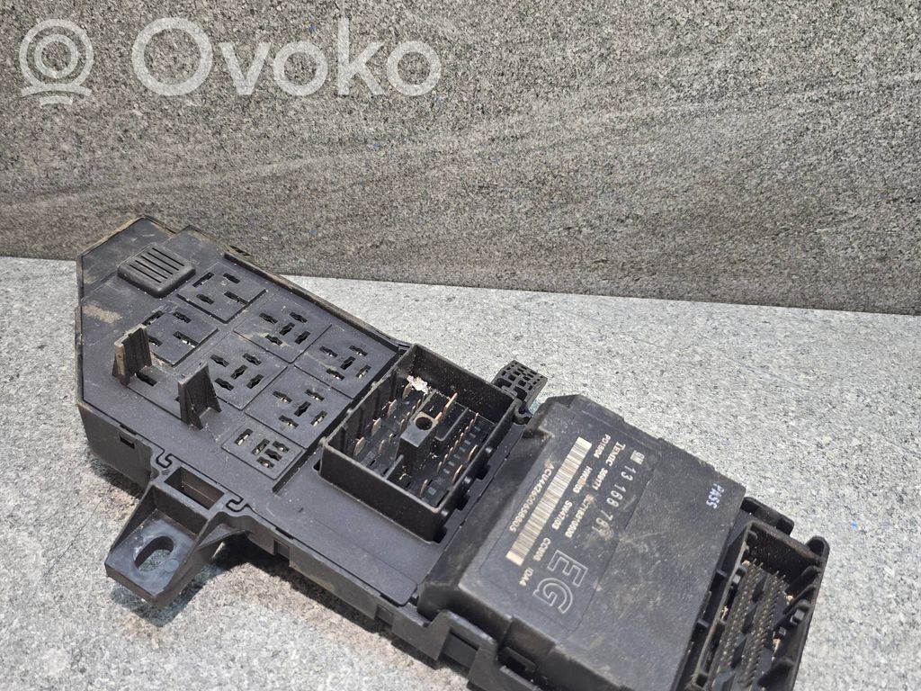 Opel Signum Ramka / Moduł bezpieczników 