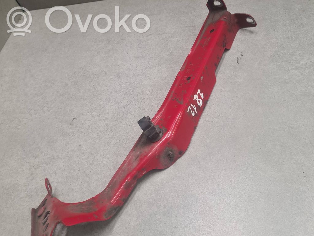 Audi A4 S4 B8 8K Uchwyt / Mocowanie błotnika przedniego 