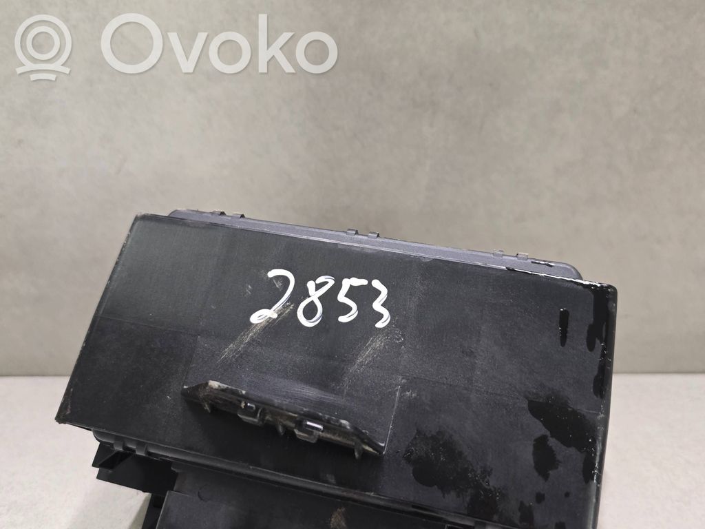 Volkswagen Touareg II Hand brake control module 