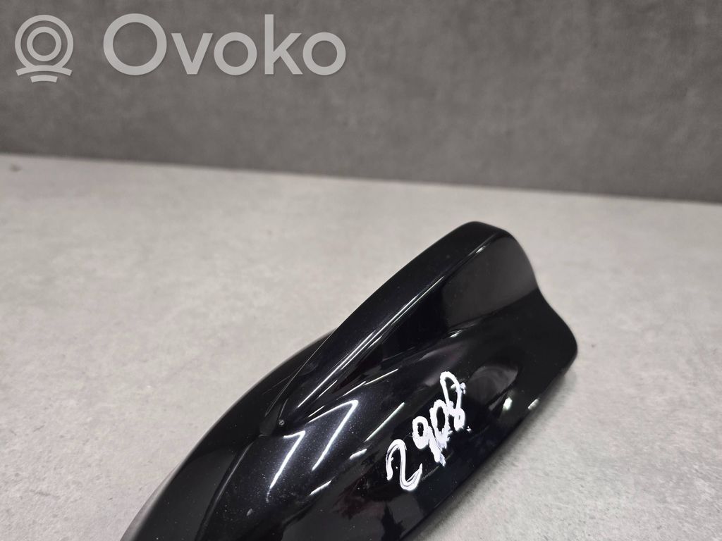Volvo V40 Cross country GPS-pystyantenni 