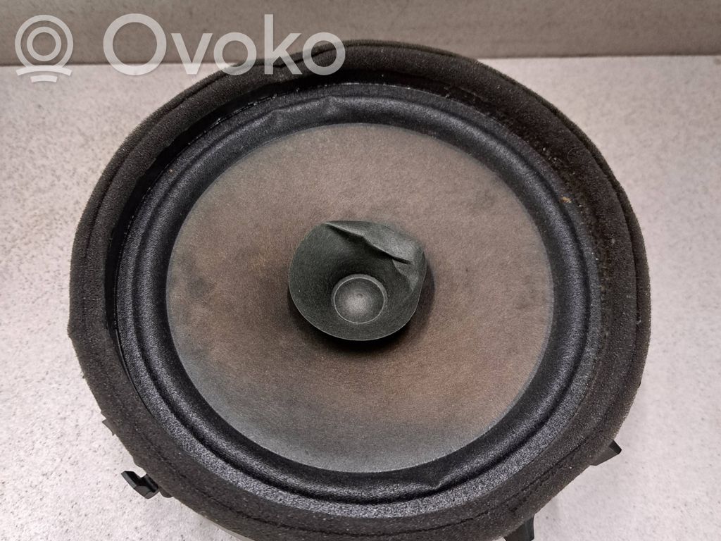 Mitsubishi Outlander Front door speaker 