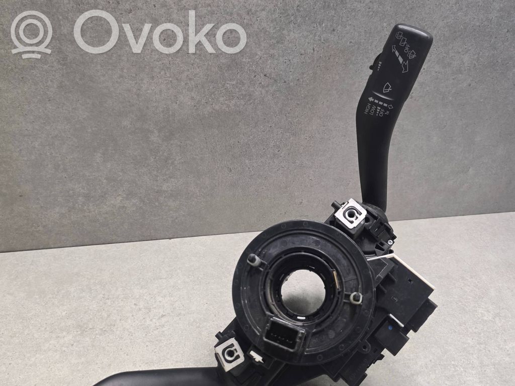 Volkswagen Golf VI Wiper turn signal indicator stalk/switch 