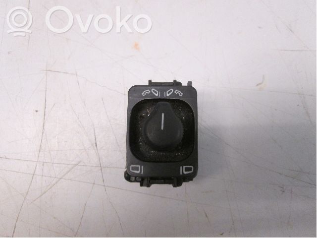 Front door upper hinge   7782272754,236299