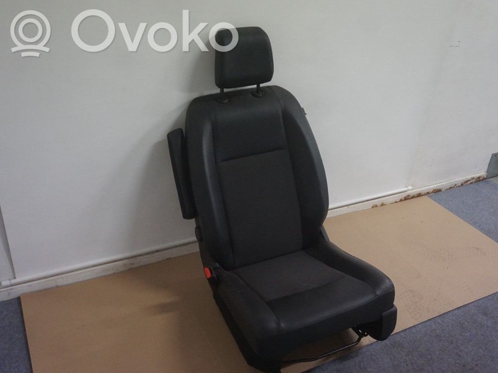 Opel Vivaro Front driver seat 