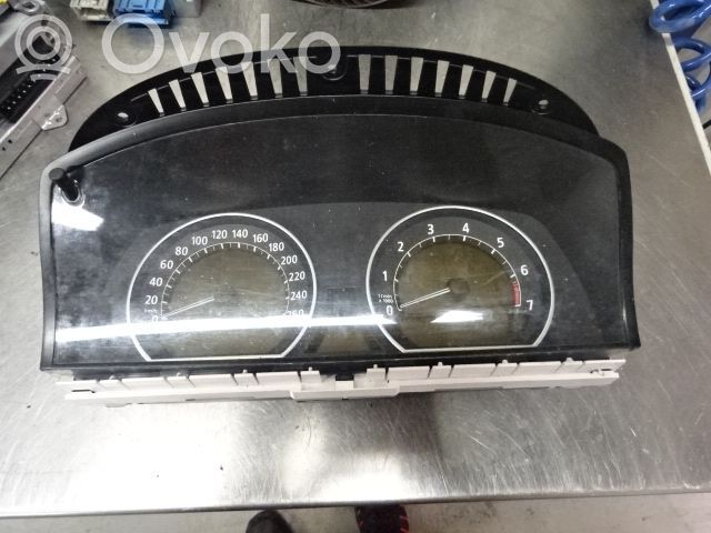 BMW 7 E65 E66 Nopeusmittari (mittaristo) 