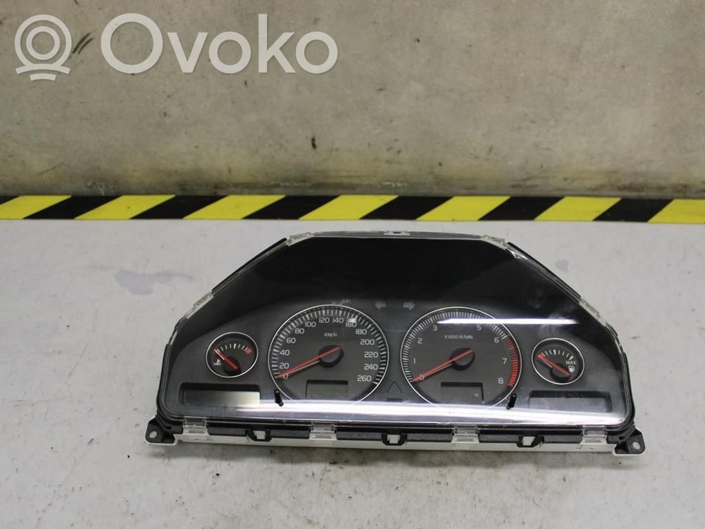 Volvo V70 Speedometer (instrument cluster) 