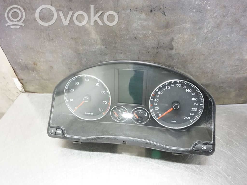 Volkswagen Golf V Vitezometru (grup de instrumente) 