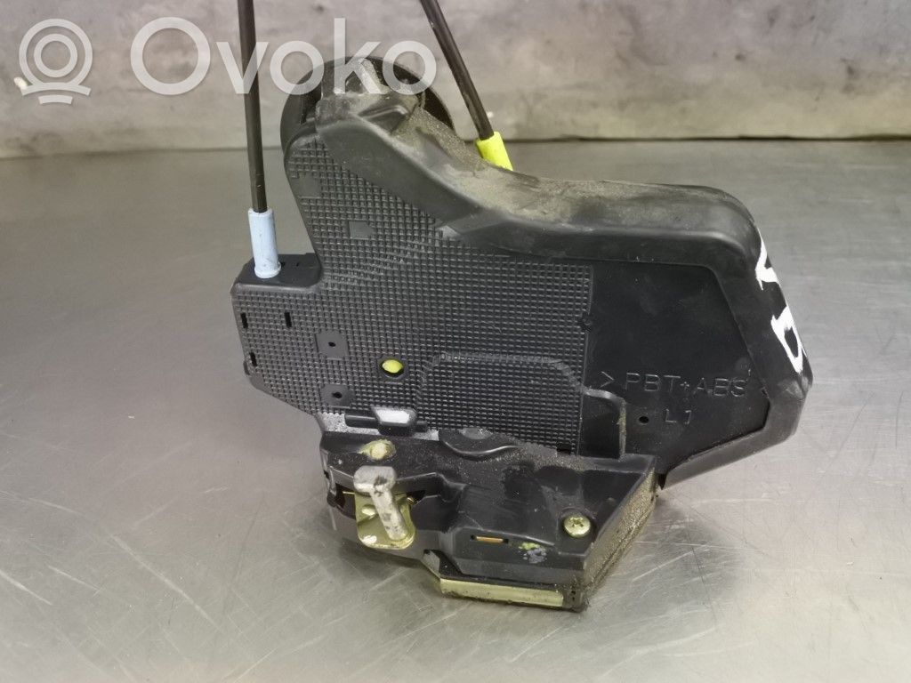 Toyota Corolla Verso E121 Priekšpusē slēdzene 