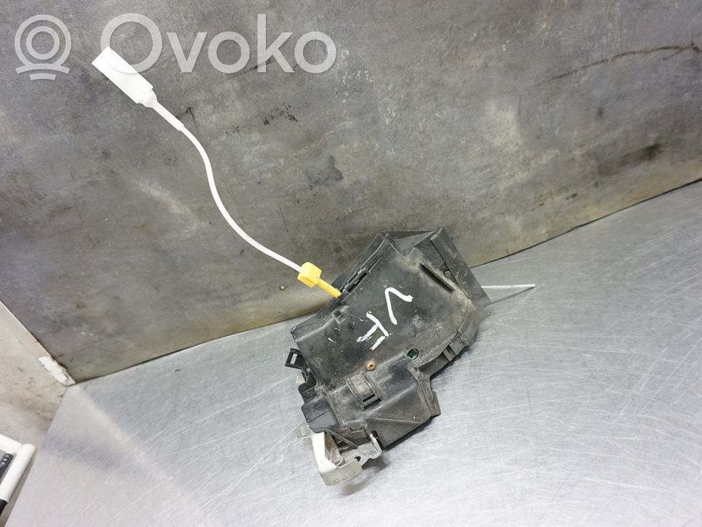 BMW 5 E39 Serratura portiera anteriore 